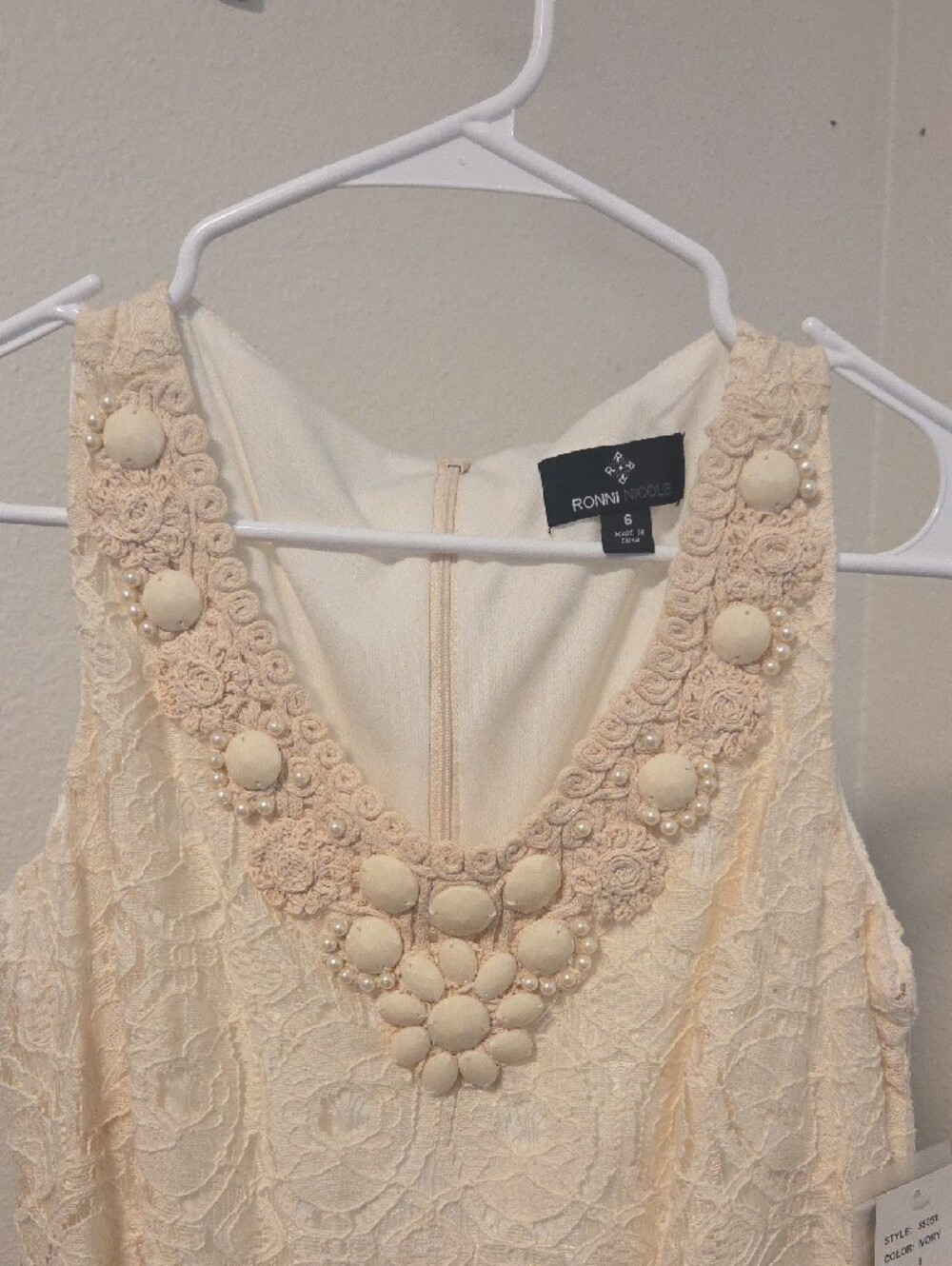 LAST CHANCE TO BUY BEFORE MOVE - Picture 4 of 9